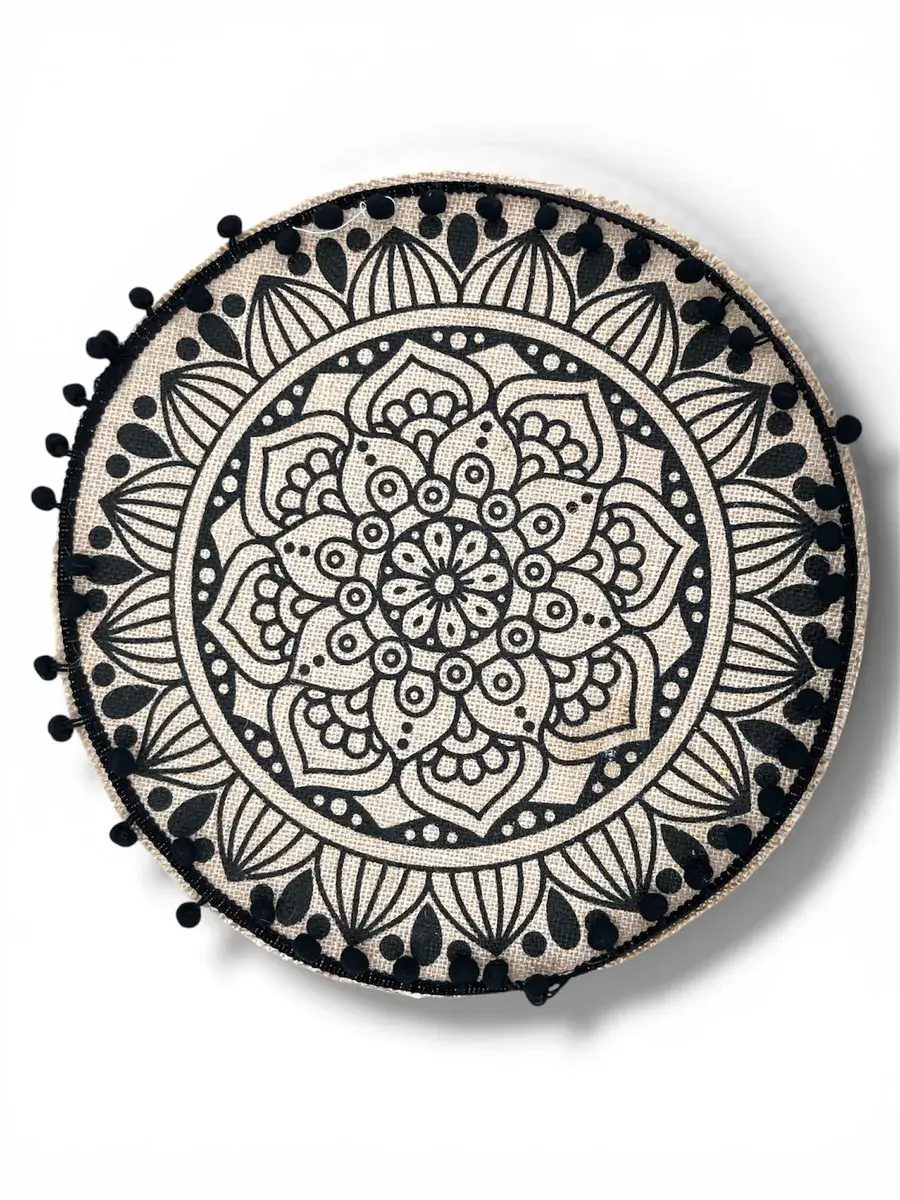 Base redonda boho color crudo y negro 35 cm