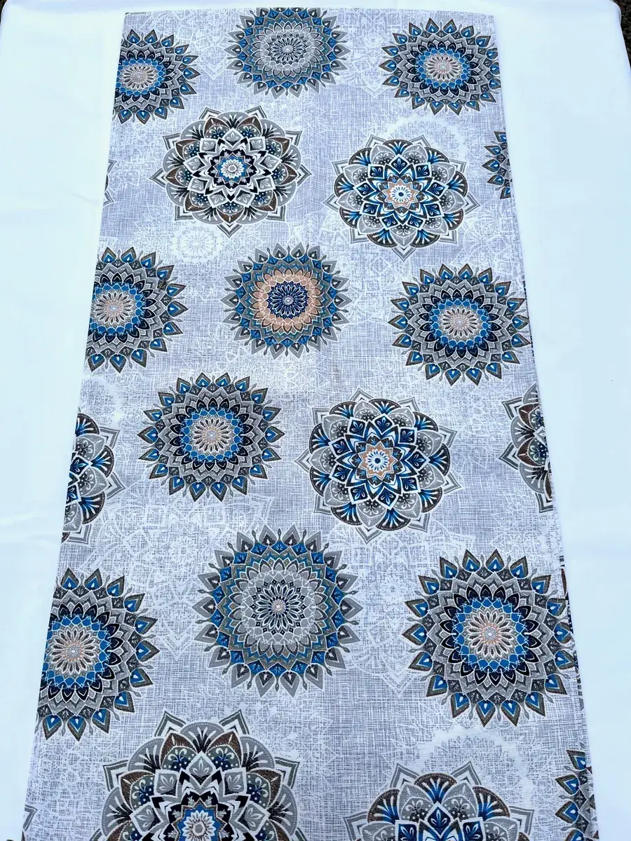 Camino de tela diseño mandala color azul con gris
