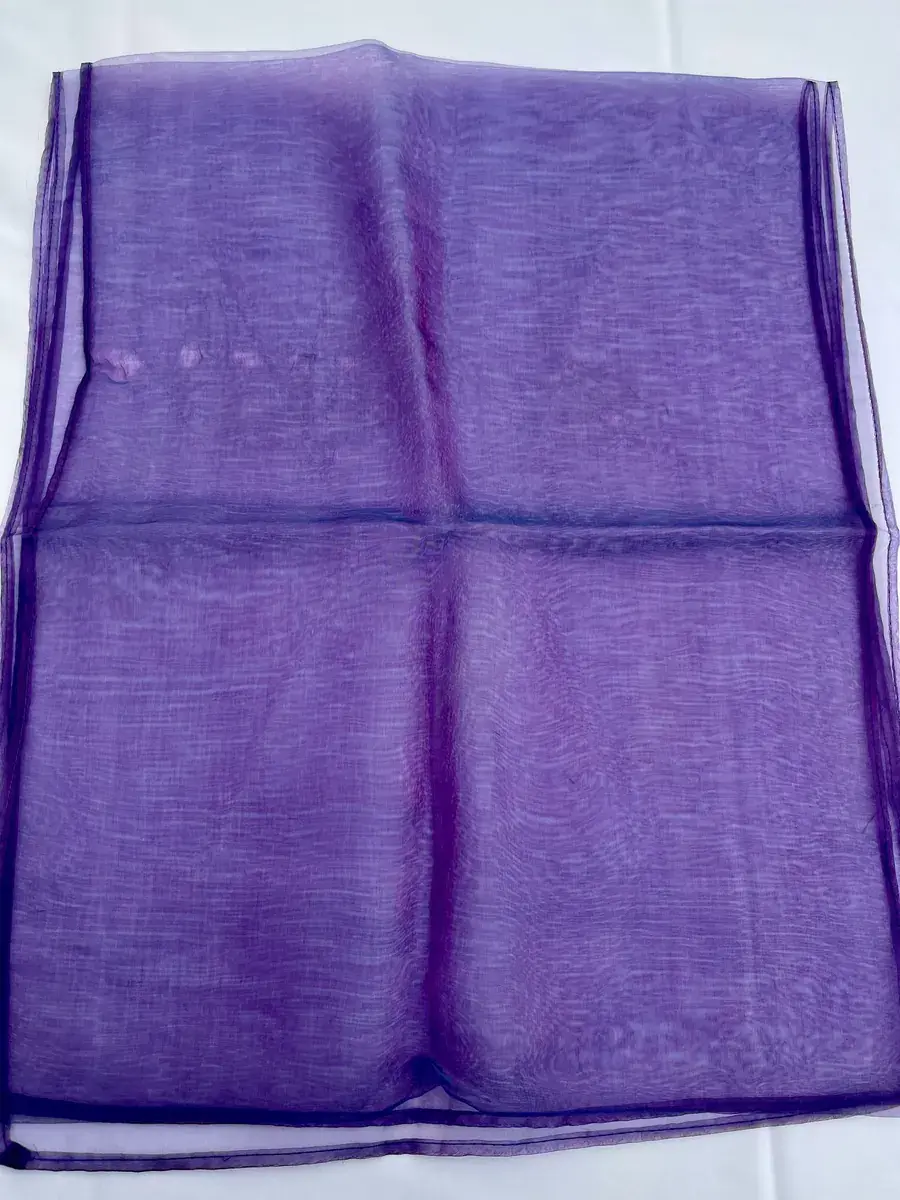 Camino de muselina color violeta