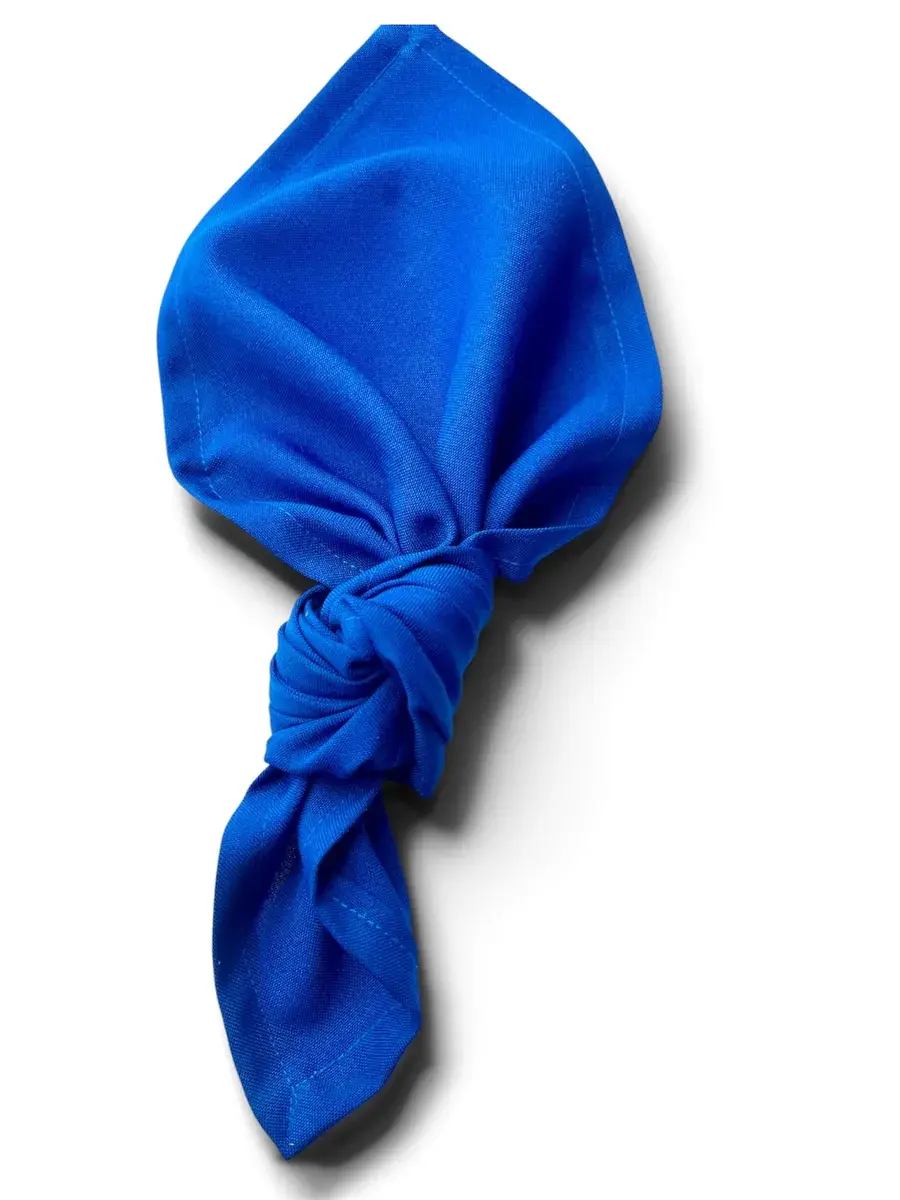 Servilleta de tela color azul rey